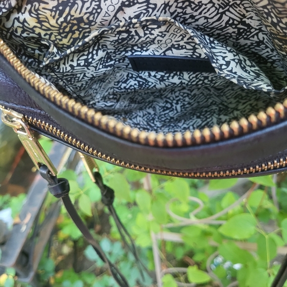 Rebecca Minkoff black three zip crossbody bag, original dustbag included - Picture 5 of 7